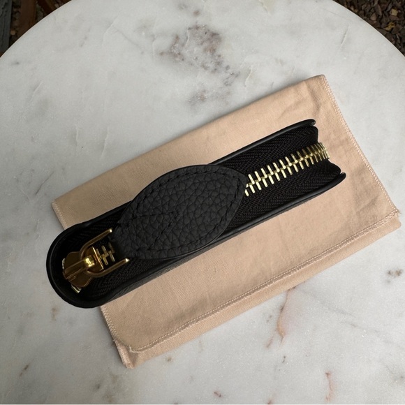 SOLD Louis Vuitton Limited Edition Constellation Mahina Leather Zippy Wallet NM - Picture 10 of 16